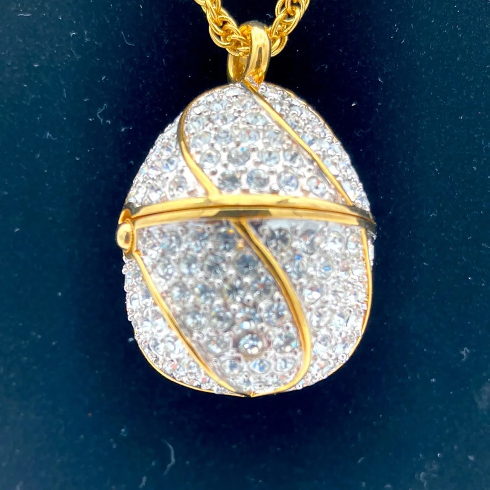 Suzanne Somers Egg Rhinestone Pendant/Watch